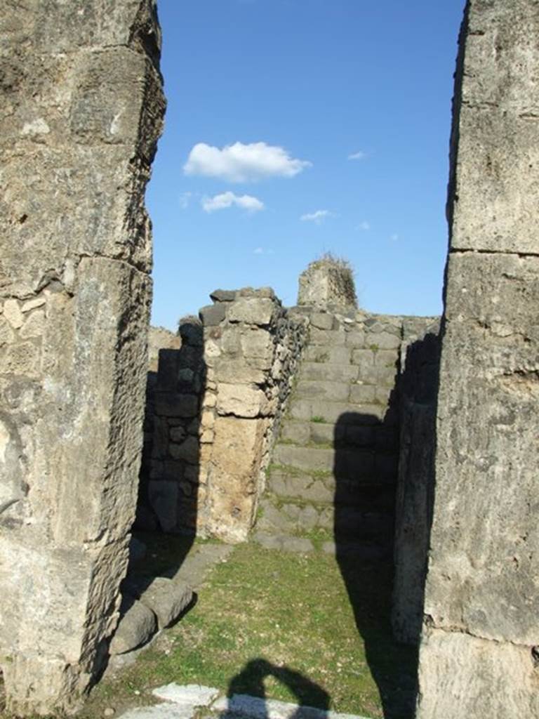 VII.4.31 Pompeii. March 2009. Doorway to Room 25.