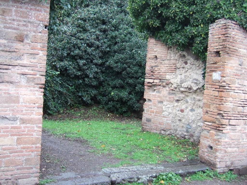VII.4.39 Pompeii. December 2005. Entrance.