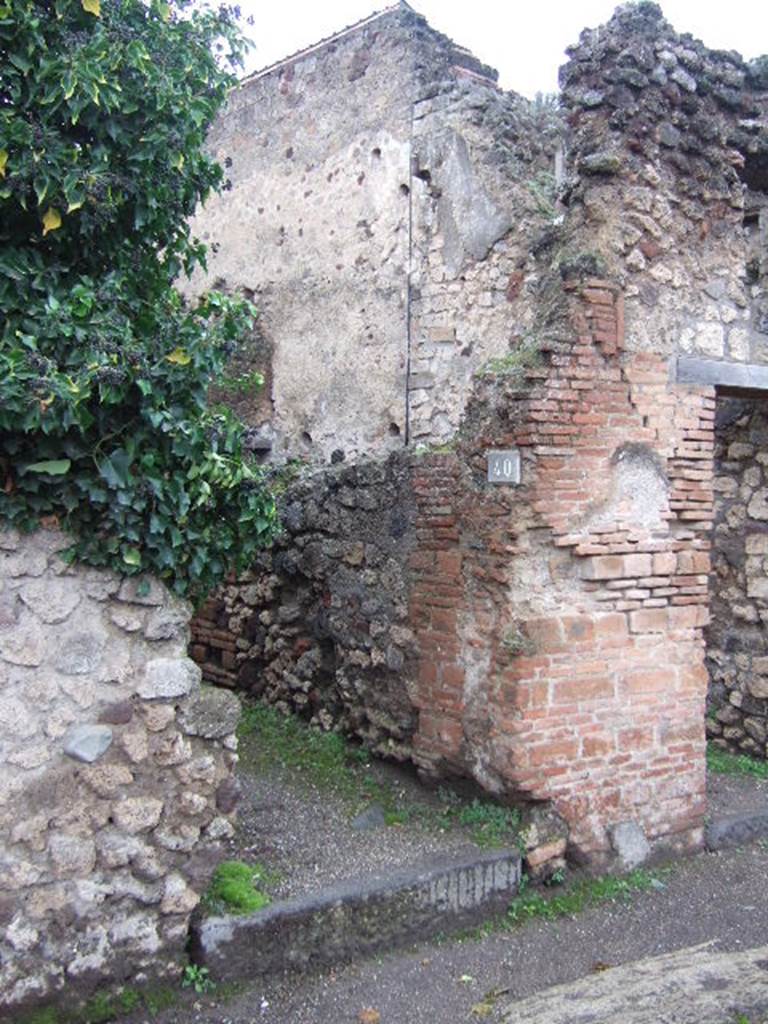 VII.4.40 Pompeii. December 2004. Entrance.