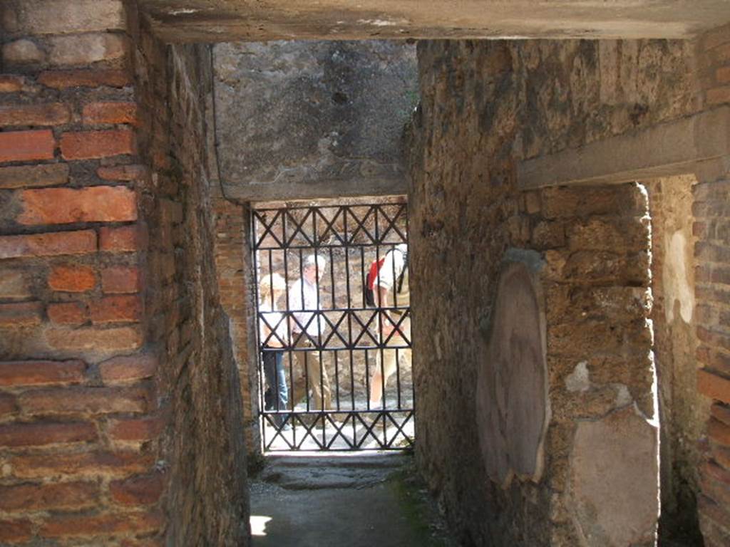 VII.4.43 from inside House of the Ancient Hunt VII.4.48. Looking east. May 2005.