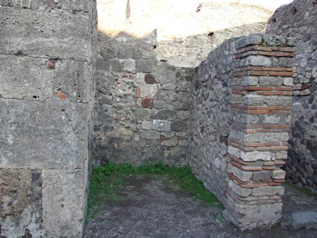 VII.4.48 Pompeii. December 2007. Doorway to room 5. 