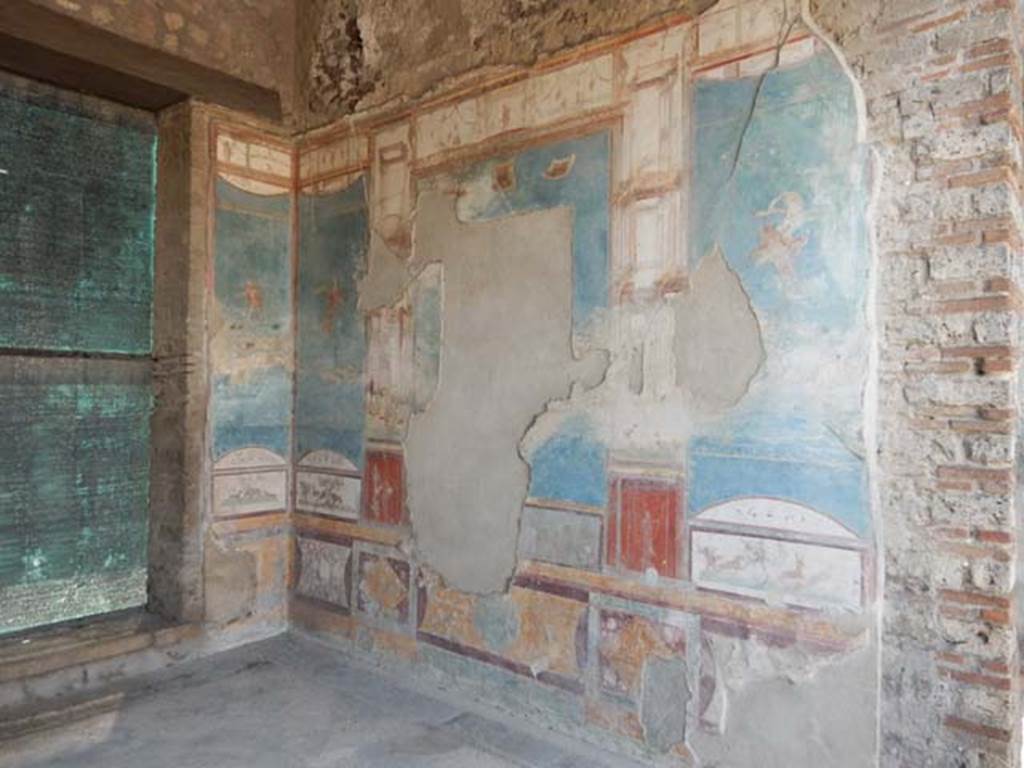 VII.4.48 Pompeii. May 2015. Room 11, looking towards west wall of tablinum.
Photo courtesy of Buzz Ferebee.