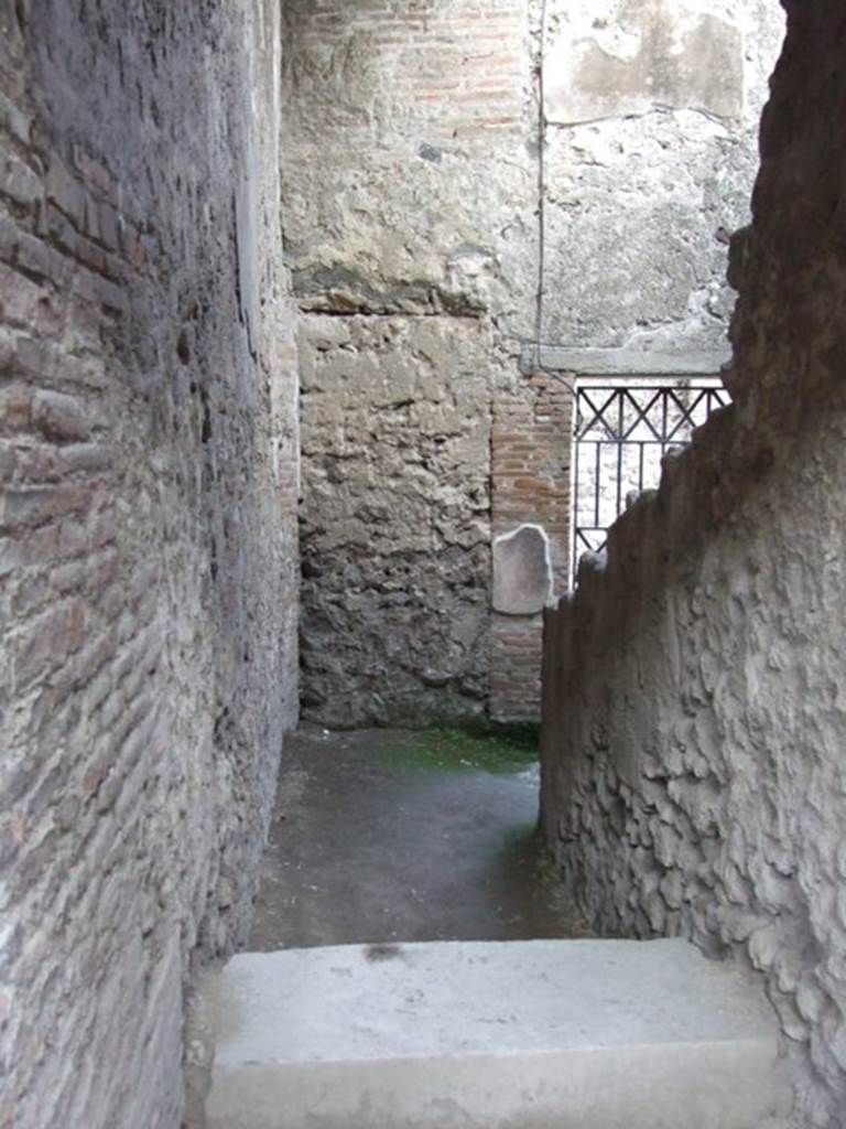 VII.4.48 Pompeii. December 2007.  Room 19. Looking east.