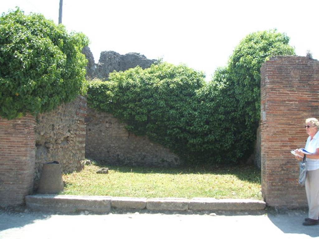 VII.4.55 Pompeii. May 2005. Entrance.