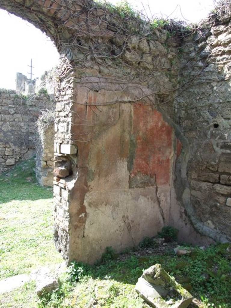 VII.4.56 Pompeii. March 2009. Room 4. Cubiculum. North west corner, with door to atrium.