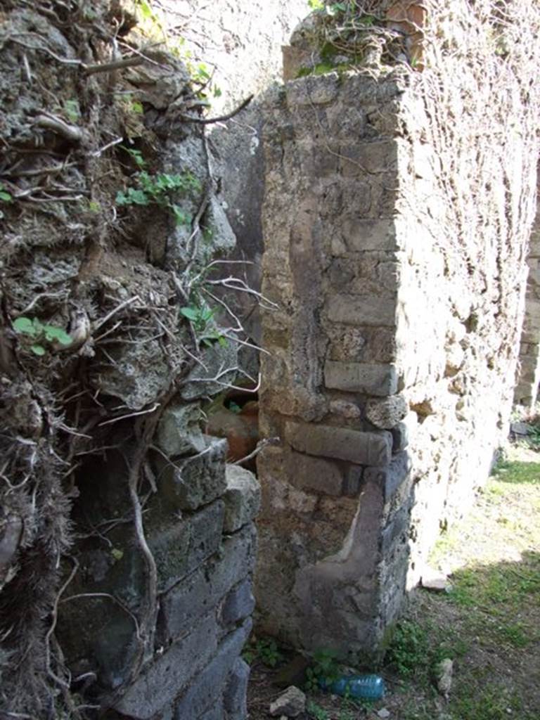 VII.4.56 Pompeii. March 2009. Doorway to Room 8.