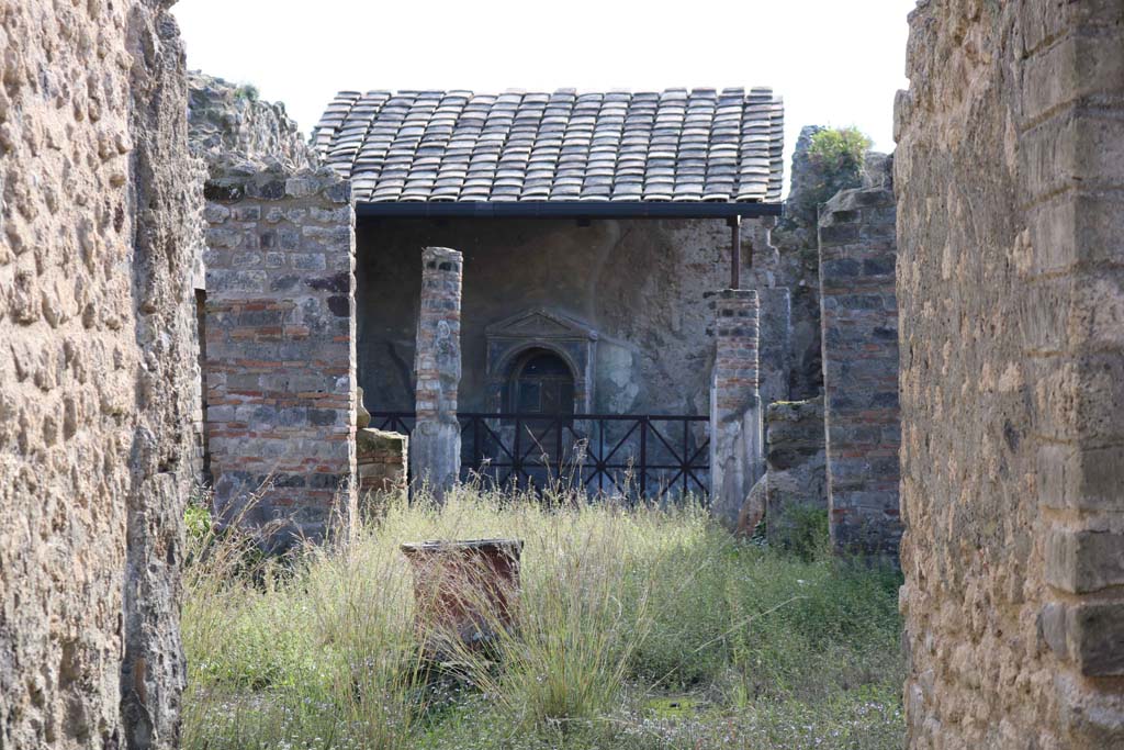 VII.4.56 Pompeii. December 2018. Looking south across atrium. Photo courtesy of Aude Durand.