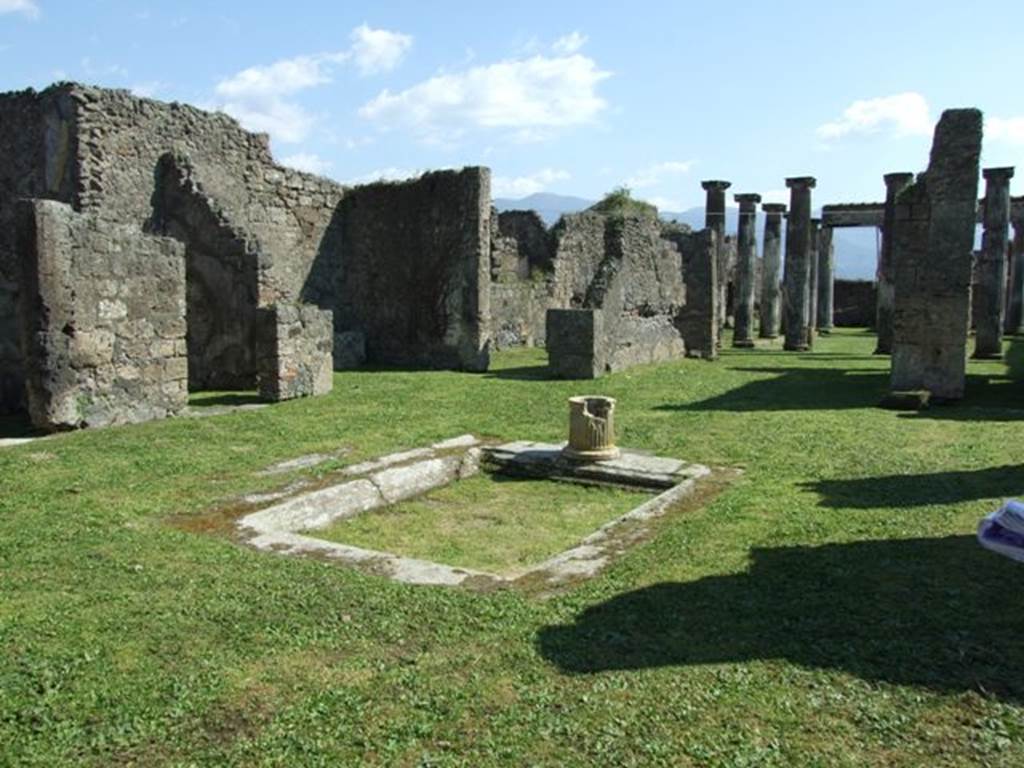 VII.4.57. Pompeii.  March 2009.  Room 1.  Atrium.  Looking south east to Tablinum and Peristyle.