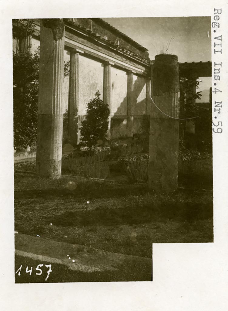 VII.4.59 Pompeii. Pre-1937-39. Looking south along east wall of peristyle.
Photo courtesy of American Academy in Rome, Photographic Archive. Warsher collection no. 1457.