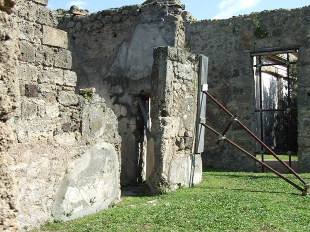VII.4.59 Pompeii. March 2009. Cubiculum i on east side of atrium e.