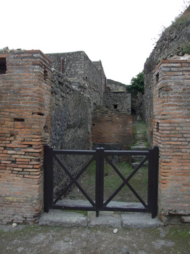 VII.5.7 Pompeii. Entrance to Forum Baths. December 2007. Entrance.