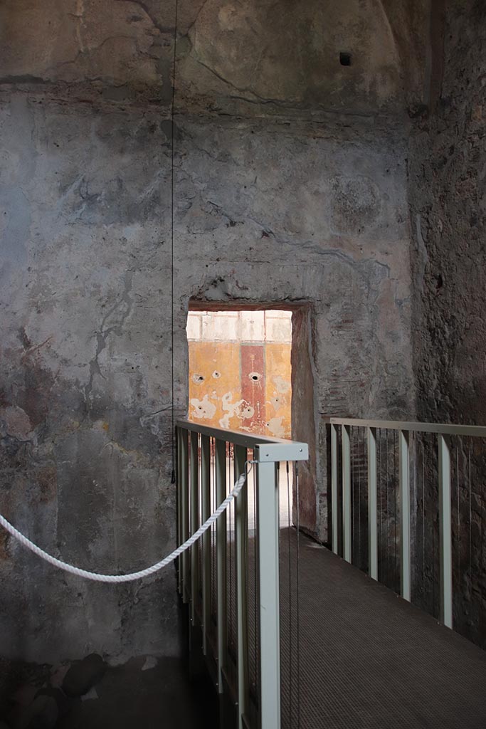 VII.5.8 Pompeii. October 2024.
Caldarium (50), doorway into Tepidarium (49). Photo courtesy of Klaus Heese.