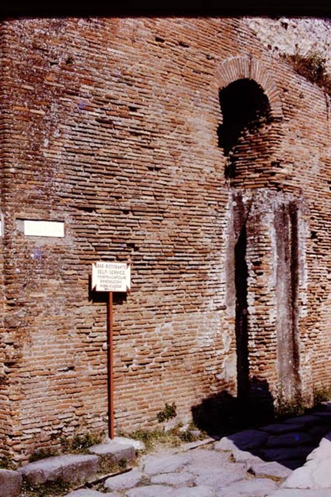 VII.5.8 Pompeii, 1980. West side wall of women’s Forum Baths area, with remains of water tower. Photo by Stanley A. Jashemski.
Source: The Wilhelmina and Stanley A. Jashemski archive in the University of Maryland Library, Special Collections (See collection page) and made available under the Creative Commons Attribution-Non Commercial License v.4. See Licence and use details. J80f0216