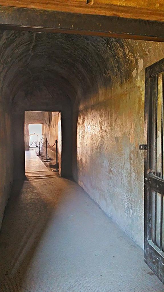 VII.5.24 Pompeii. 2015/2016.
Looking north along east wall of corridor (13). Photo courtesy of Giuseppe Ciaramella.