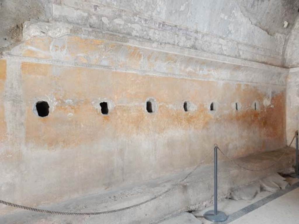VII.5.24 Pompeii. May 2015. East wall of changing room (14) with benches. Photo courtesy of Buzz Ferebee.