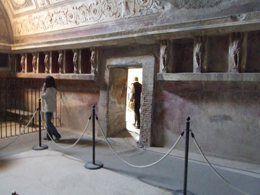 VII.5.24 Pompeii. December 2007. West wall of tepidarium (37).