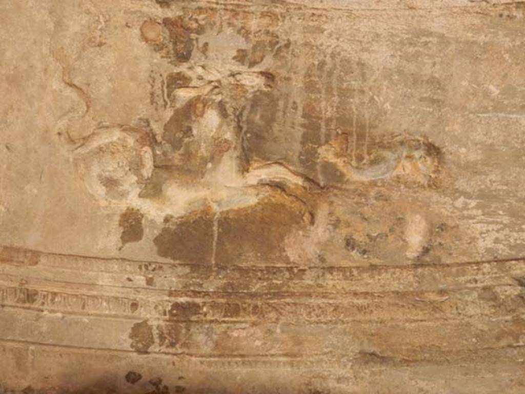 VII.5.24 Pompeii. May 2015. Caldarium (39), detail of stucco on upper east side of basin apse. Photo courtesy of Buzz Ferebee.