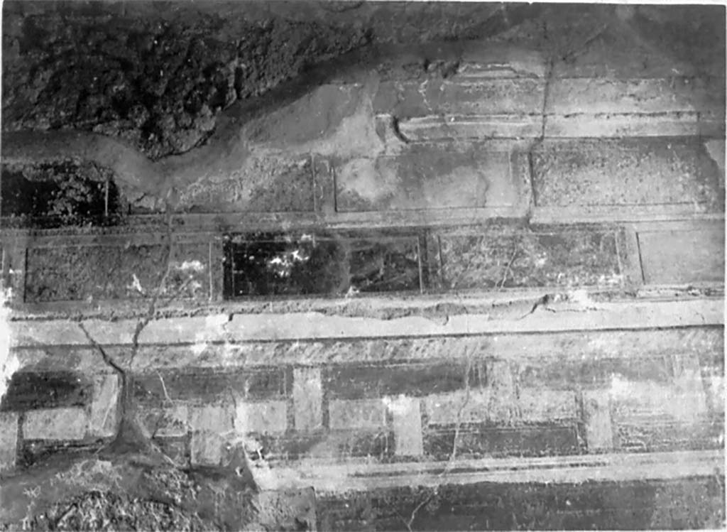 VII.6.38 Pompeii. c.1930? Room 29, detail of painted upper wall decoration
DAIR 32.1306. Photo © Deutsches Archäologisches Institut, Abteilung Rom, Arkiv. 
