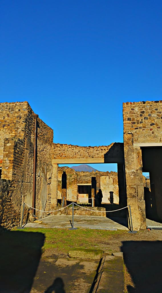 VII.7.2 Pompeii. December 2019.
Looking north across atrium towards tablinum and through to peristyle.
Photo courtesy of Giuseppe Ciaramella.