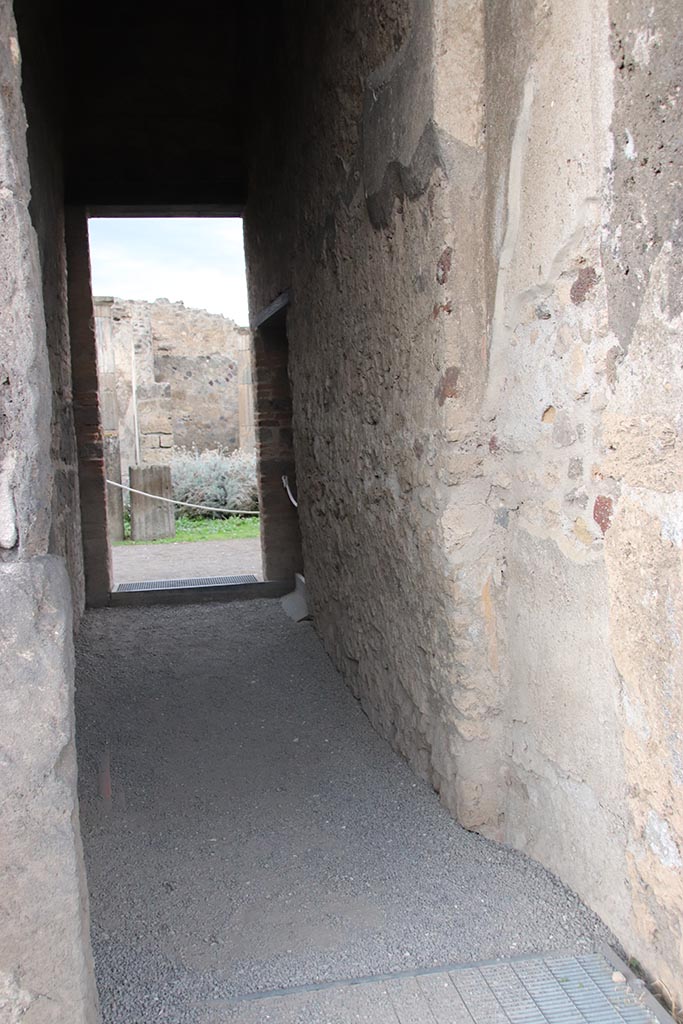 VII.7.2 Pompeii. October 2024.
Corridor “l/L”, looking north towards peristyle. Photo courtesy of Klaus Heese.