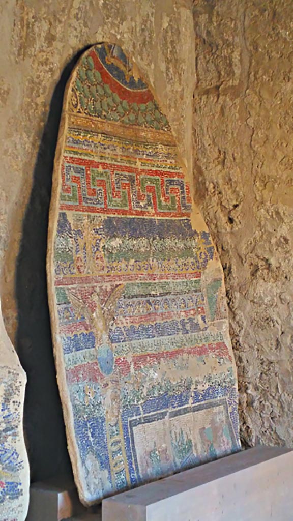 VII.7.5 Pompeii. December 2019.
Detail of one of the mosaic fragments. Photo courtesy of Giuseppe Ciaramella.