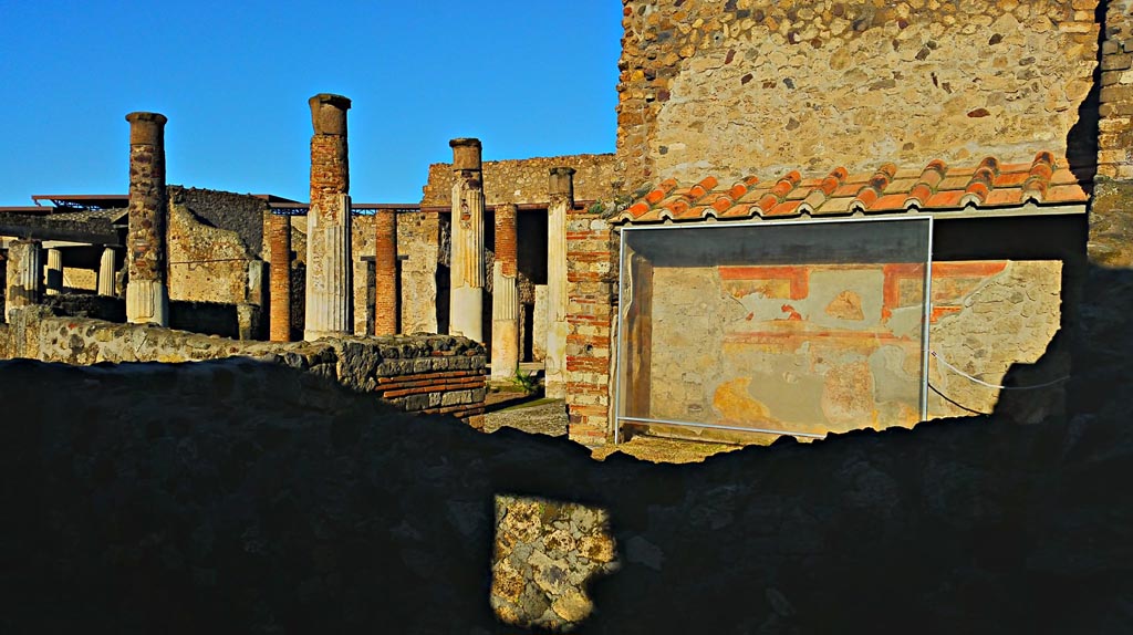 VII.7.5 Pompeii. December 2019.
Room “m”, looking towards north wall, on right, and north-west across peristyle. Photo courtesy of Giuseppe Ciaramella.