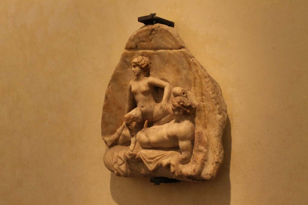 VII.7.18 Pompeii. July 2017. Found 21st March 1859 inserted in a wall of the rear triclinium.
Now in Naples Archaeological Museum. Inventory number 27714.
Foto Annette Haug, ERC Grant 681269 DÉCOR.