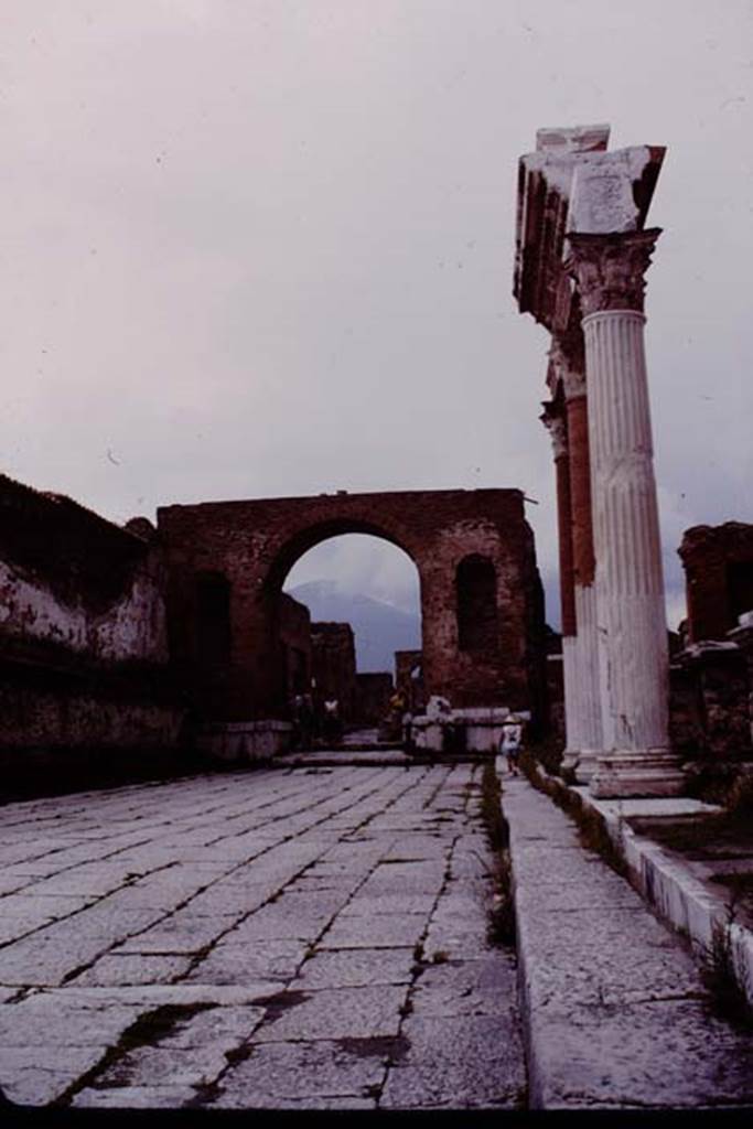 VII.8 Pompeii Forum. Pompeii. 1964. Looking north on east side. Photo by Stanley A. Jashemski.
Source: The Wilhelmina and Stanley A. Jashemski archive in the University of Maryland Library, Special Collections (See collection page) and made available under the Creative Commons Attribution-Non Commercial License v.4. See Licence and use details. J64f1000