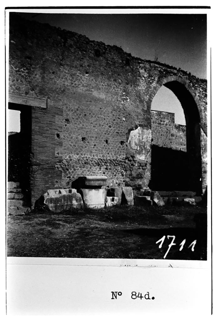 VII.8 Pompeii. W.1603.
North wall of Forum in north-west corner, with two doorways to Vicolo dei Soprastanti.
Photo by Tatiana Warscher. Photo © Deutsches Archäologisches Institut, Abteilung Rom, Arkiv.