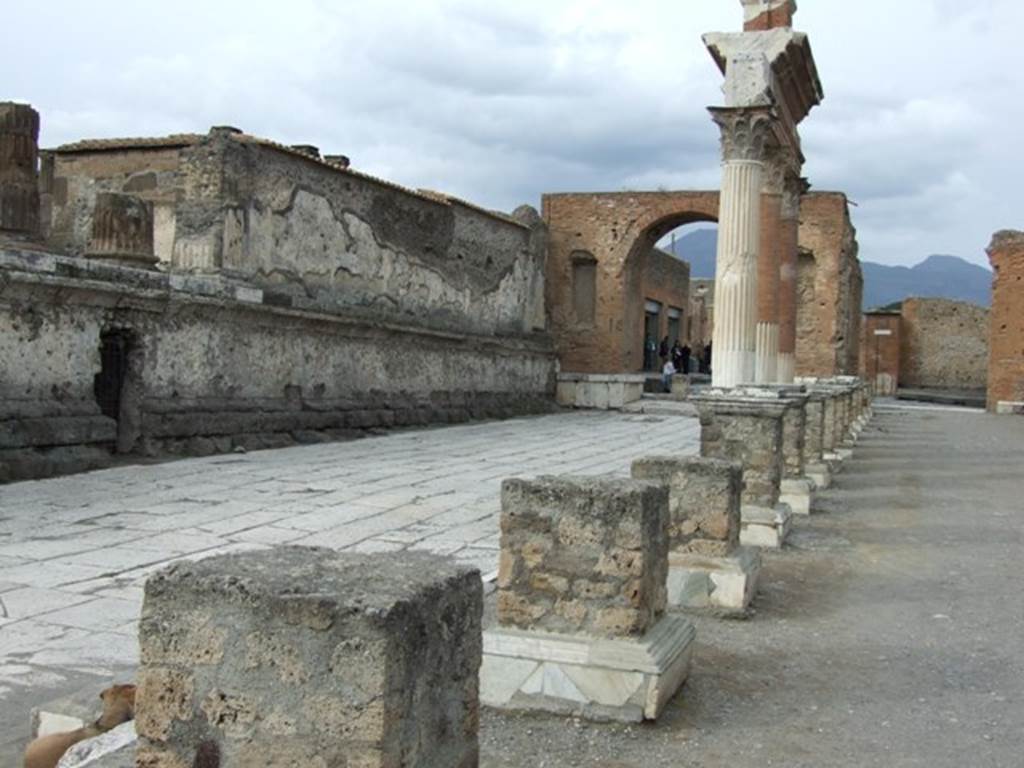 VII.8 Pompeii Forum. December 2007. Entrances at east end of north side.