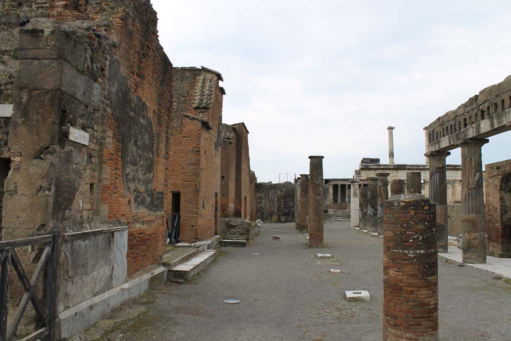 VII.8 Pompeii. March 2014. Looking west along south side of forum from near steps at VIII.2.10, centre left.
Foto Annette Haug, ERC Grant 681269 DÉCOR.