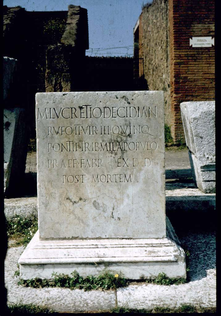 VII.8 Pompeii Forum. Pedestal base for statue in north-west corner.
Photographed 1970-79 by Günther Einhorn, picture courtesy of his son Ralf Einhorn.