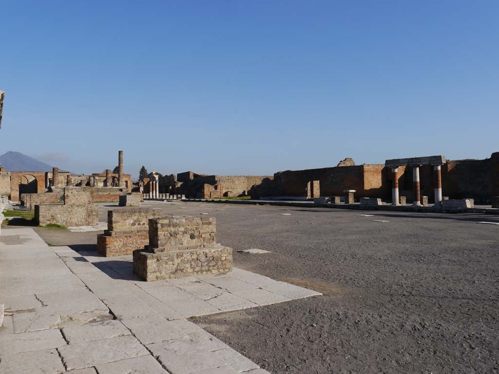 VII.8.00, Pompeii. March 2019. Looking north-east from west side of Forum.
Foto Anne Kleineberg, ERC Grant 681269 DÉCOR.