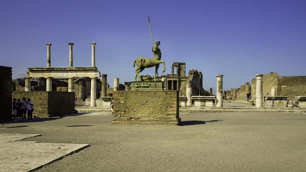 VII.8 Pompeii Forum. August 2021.
Looking west across Forum towards the entrance/exit to Via Marina, on right. Photo courtesy of Robert Hanson.