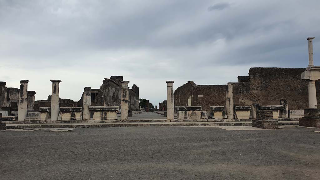 VII.8 Pompeii Forum. August 2021. Looking west towards entrance/exit from the Forum, into Via Marina.
Foto Annette Haug, ERC Grant 681269 DÉCOR.