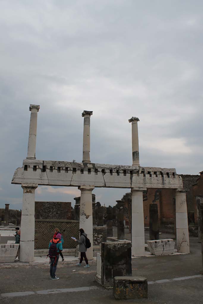 VII.8 Pompeii Forum. March 2014. Looking east from Basilica in south-west corner of Forum.
Foto Annette Haug, ERC Grant 681269 DÉCOR.