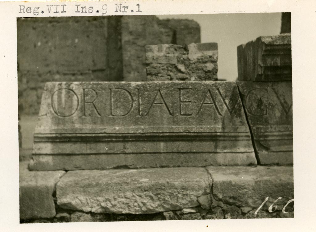 VII.9.1 Pompeii. Pre-1937-39. Eumachia’s Building portico. Part of inscription before being restored to top of columns.
Photo courtesy of American Academy in Rome, Photographic Archive. Warsher collection no. 160.