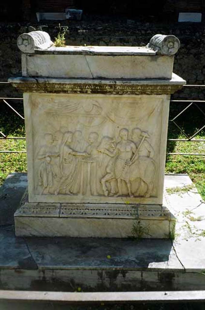 VII.9.2 Pompeii. July 2010. West side of altar. Photo courtesy of Rick Bauer.