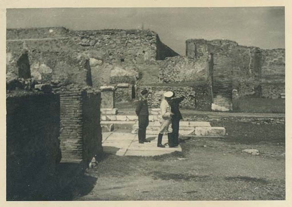 VII.9.3 Pompeii, on right. 4th October 1937. Looking east across north end of forum, near Temple of Jupiter, on left. Photo courtesy of Rick Bauer.