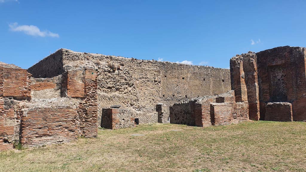 VII.9.3 Pompeii. August 2021. Looking north-east.
Foto Annette Haug, ERC Grant 681269 DÉCOR.