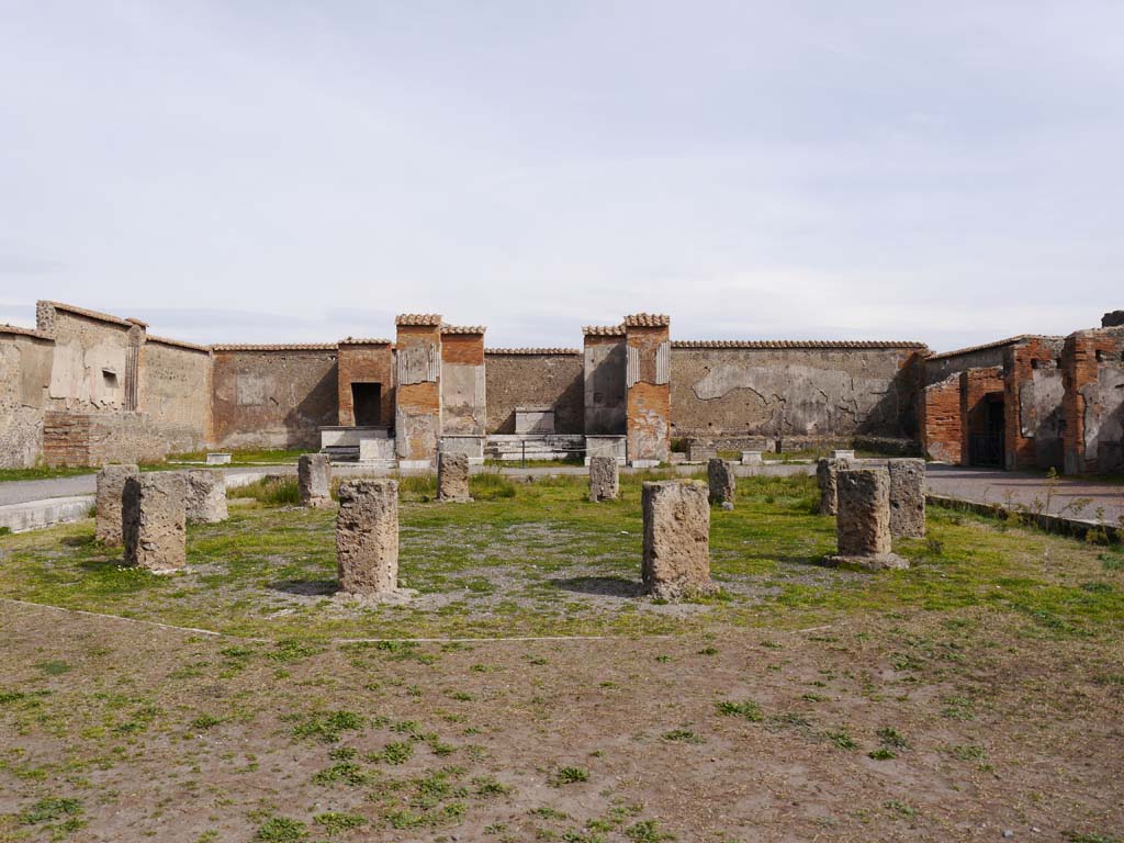 VII.9.7/8, Pompeii. March 2019. Looking east from entrance doorways.
Foto Anne Kleineberg, ERC Grant 681269 DÉCOR.