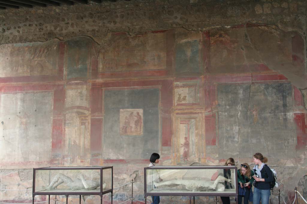 VII.9.7/8 Pompeii. April 2010. Looking towards west wall in north-west corner. Photo courtesy of Klaus Heese.