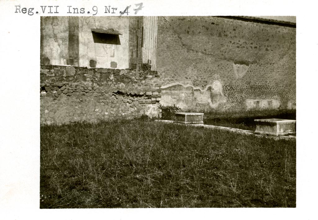 VII.9.7 and VII.9.8 Pompeii. Pre-1937-39. Looking towards north wall in north-east corner.
Photo courtesy of American Academy in Rome, Photographic Archive. Warsher collection no. 1716.