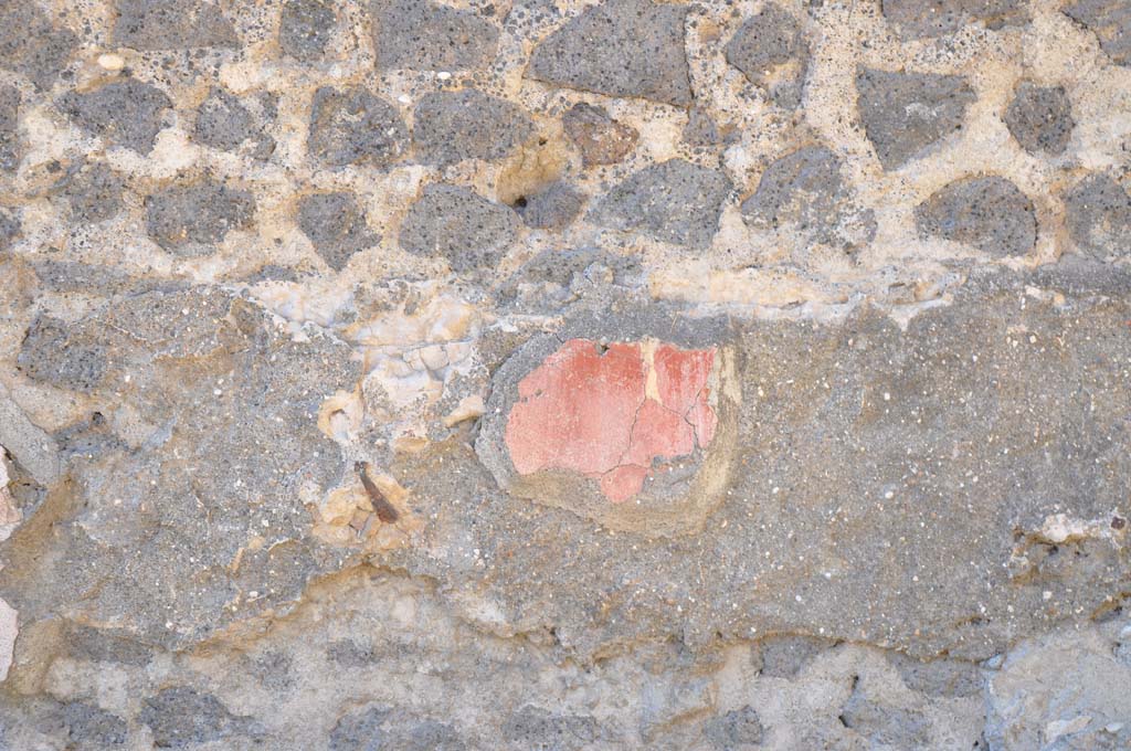 VII.9.7/8 Pompeii. July 2017. Small piece of remaining painted decoration from lower north wall.
Foto Annette Haug, ERC Grant 681269 DÉCOR.