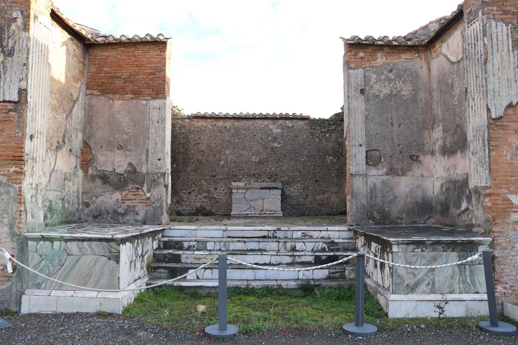 VII.9.7 and VII.9.8 Pompeii. Macellum. December 2018. Looking east to shrine in central room. Photo courtesy of Aude Durand.