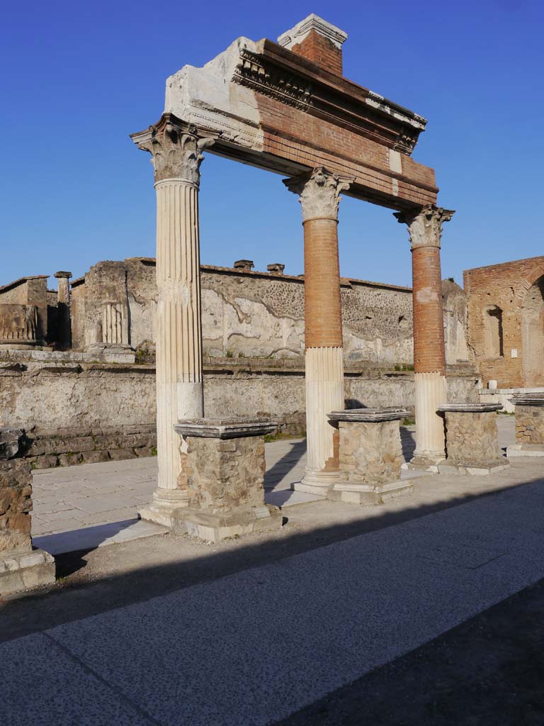 VII.9.7/8, Pompeii. March 2019. Looking west from rear of portico in north-east corner of Forum. 
Foto Anne Kleineberg, ERC Grant 681269 DÉCOR.
