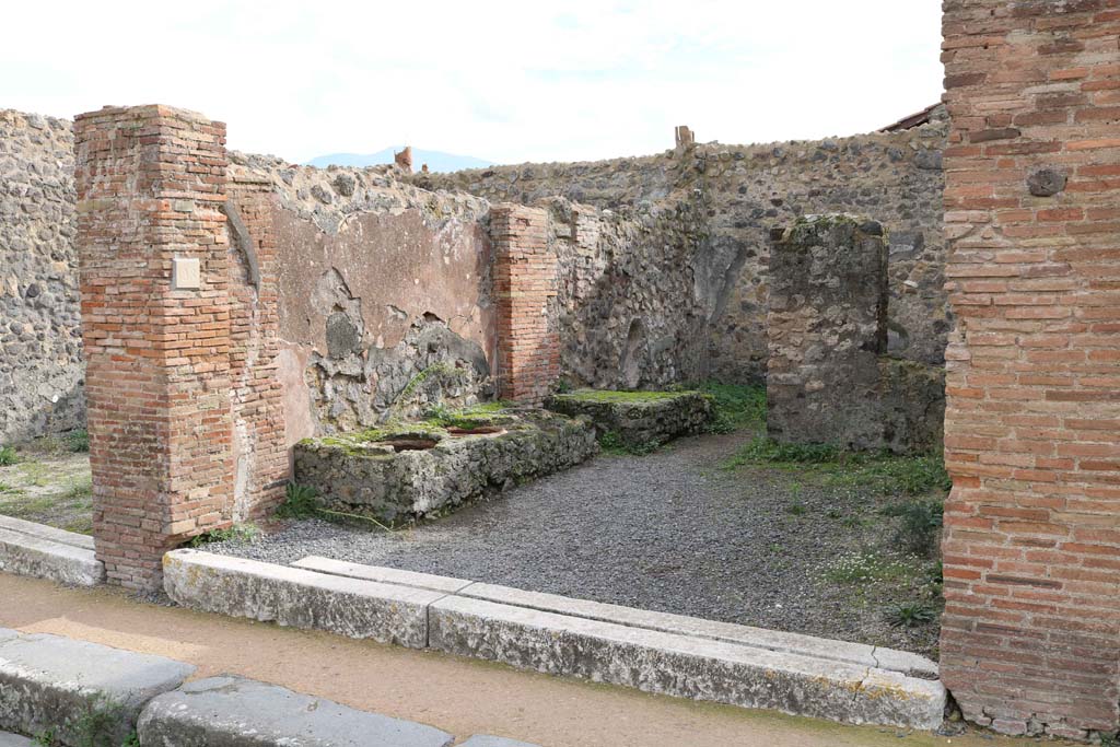 Via degli Augustali Pompeii, south side. December 2018.
VII.9.28, looking south-east towards entrance doorway. Photo courtesy of Aude Durand.