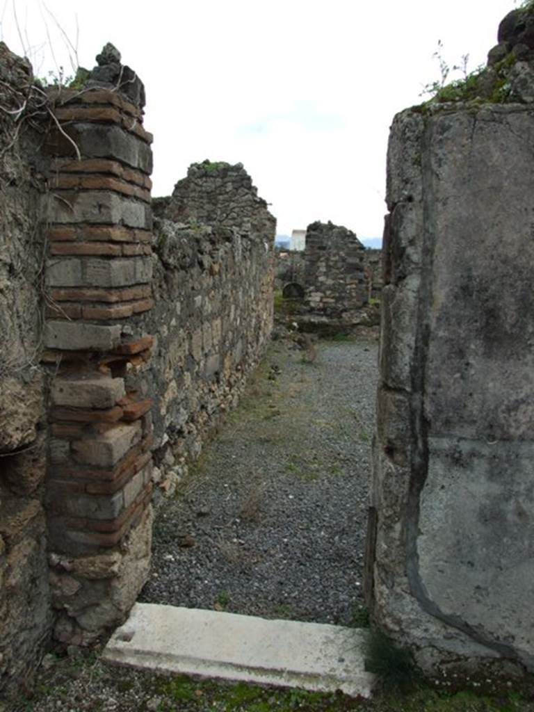VII.9.47 Pompeii. March 2009. Doorway to Room 14.