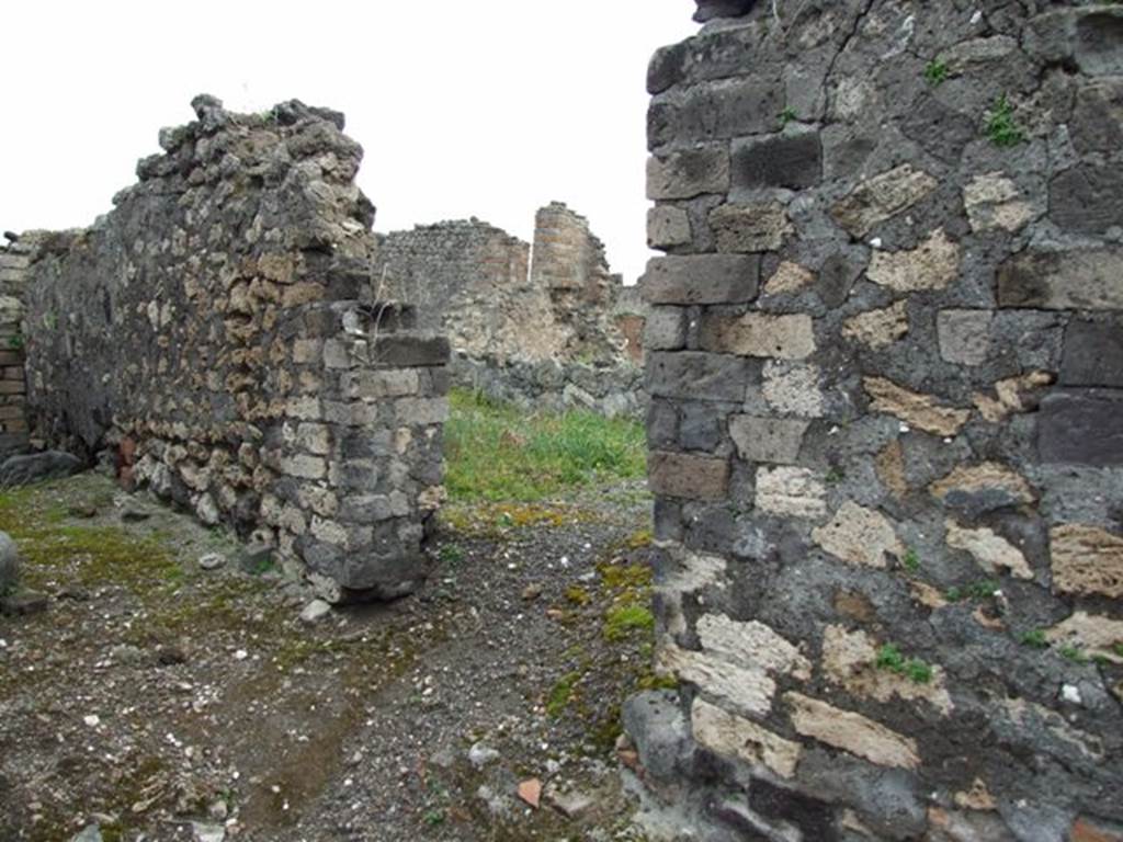 VII.9.47 Pompeii. March 2009. Room 17. Entrance to stable.