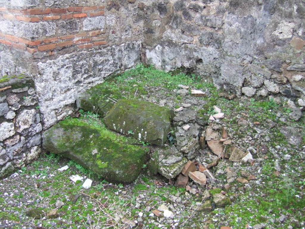 VII.10.5 Pompeii. December 2005. Steps to upper floor in small room on south side of peristyle.